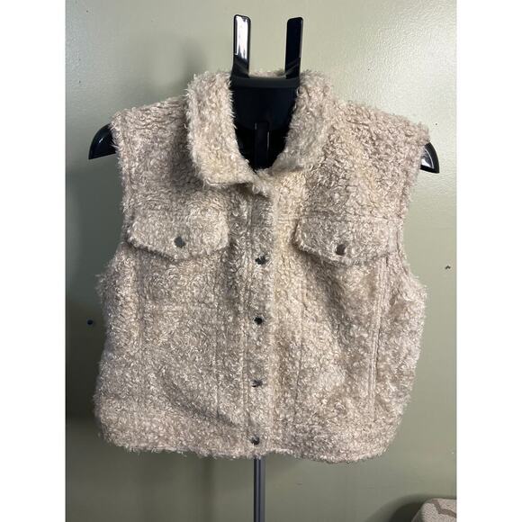 GAP Jackets & Blazers - GAP Sherpa Teddy Vest organic white snap front buttons, size large
